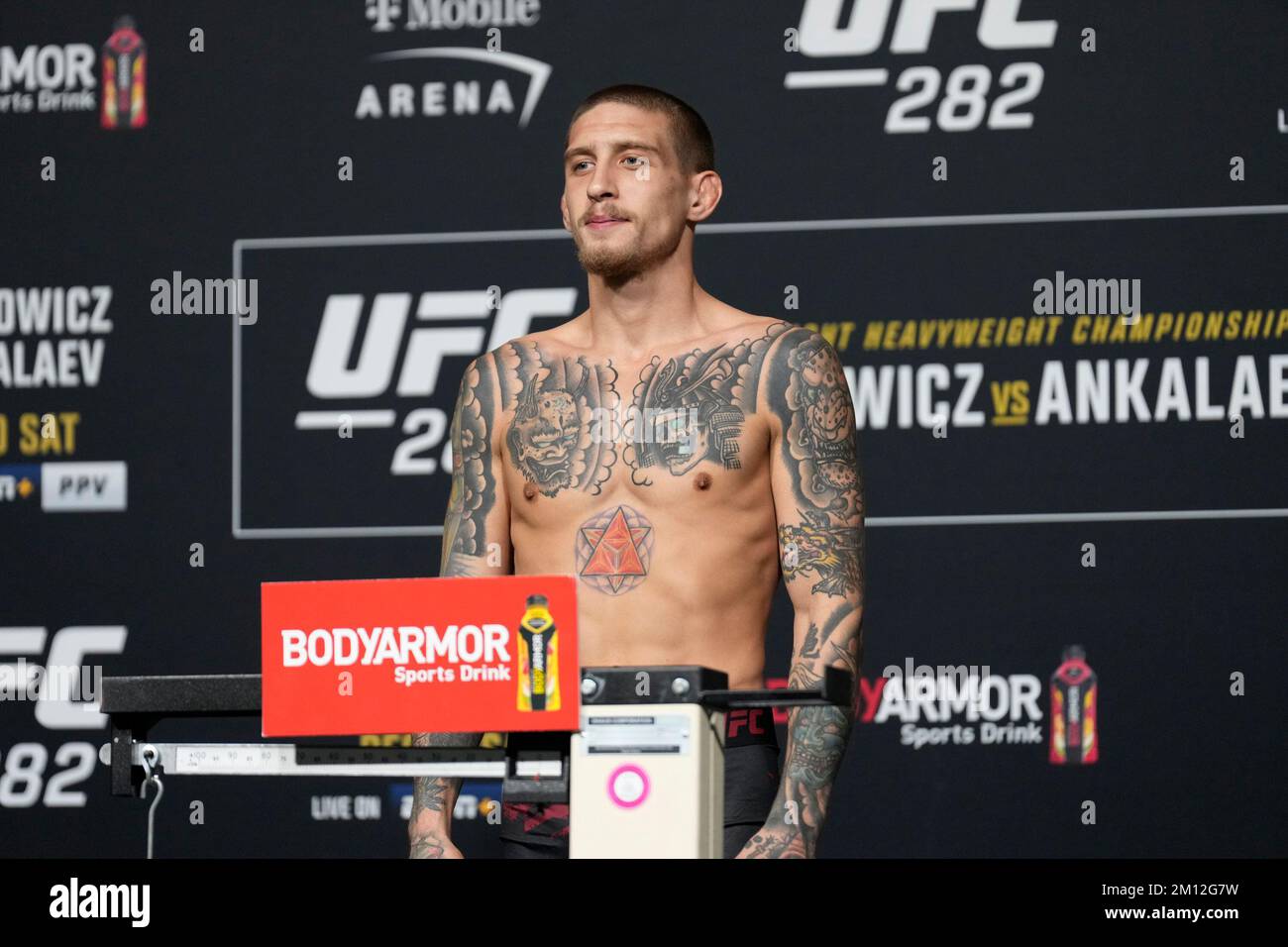 Las Vegas, USA. 09th Dec, 2022. December 9, 2022, Las Vegas, NV, LAS VEGAS, NEVADA, United States: LAS VEGAS, NV - December 9: Steven Koslow steps on the scale for the official weigh-in at UFC Apex for UFC 282 -Blachowicz vs Ankalaev : Official Weigh-ins on December 9, 2022 in Las Vegas, NV, United States. (Credit Image: © Louis Grasse/PX Imagens via ZUMA Press Wire) Credit: ZUMA Press, Inc./Alamy Live News Stock Photo