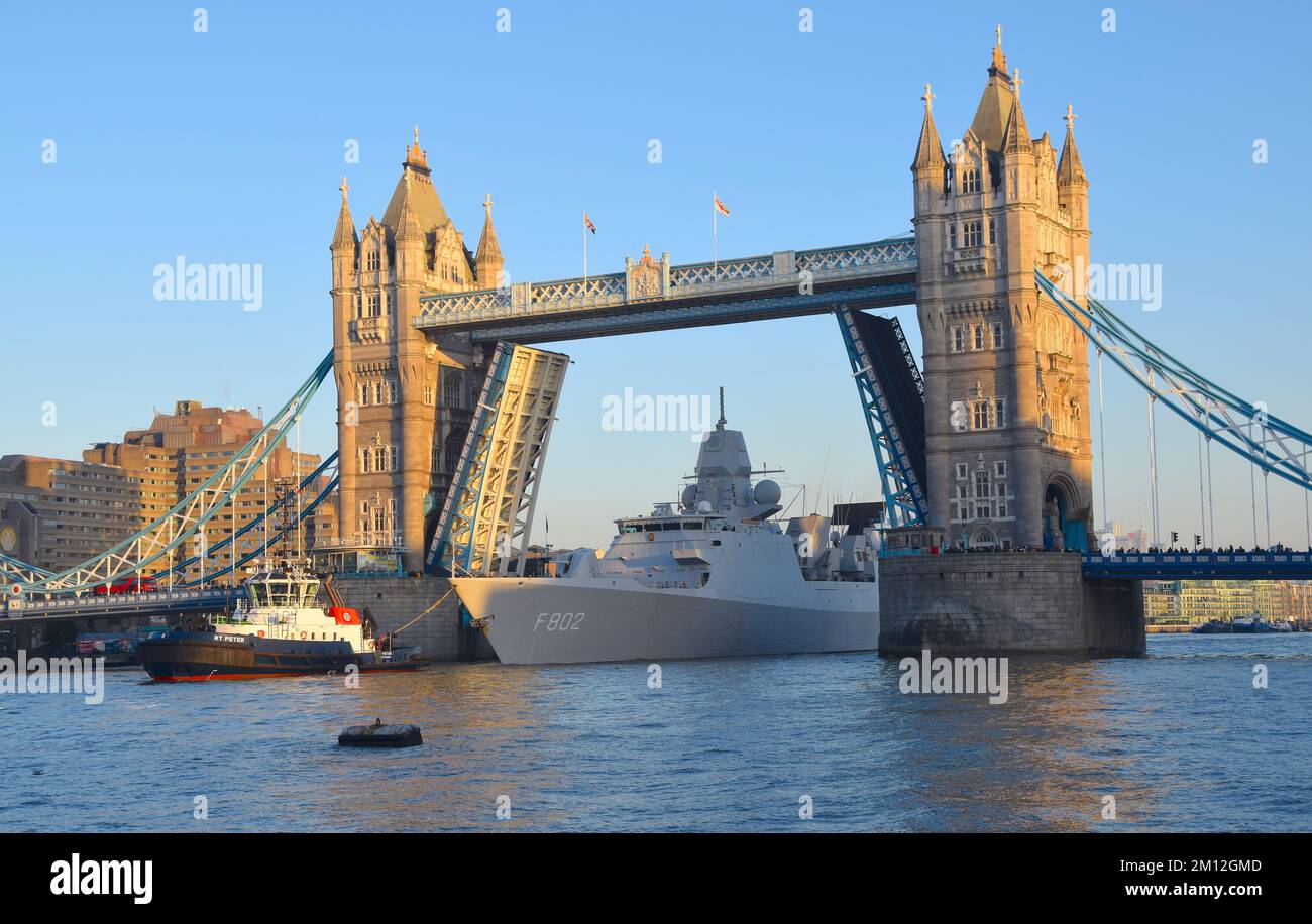 Royal Netherlands Navy warship HNLMS De Zeven Provinciën paid a visit to the Upper Pool of London mooring alongside WWII veteran HMS Belfast. Stock Photo