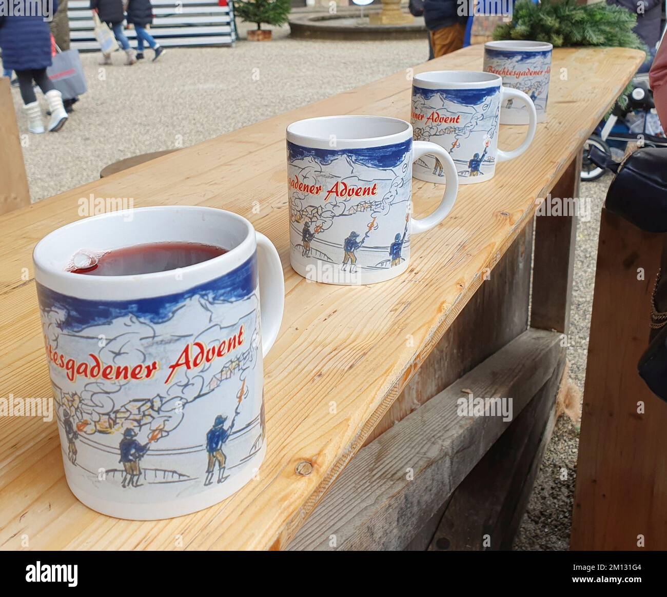 Berchtesgaden Advent, Christmas market, mulled wine stand, cups