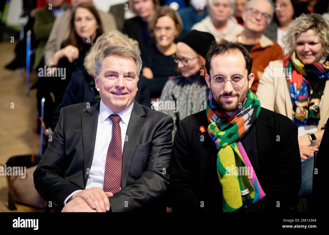 Oldenburg, Germany. 09th Dec, 2022. Jürgen Krogmann (l, SPD), Mayor of the City of Oldenburg, and pianist Igor Levit sit next to each other in the PFL Cultural Center for the awarding of the Carl von Ossietzky Prize. Levit receives the award for his multifaceted political commitment. Credit: Hauke-Christian Dittrich/dpa/Alamy Live News Stock Photo
