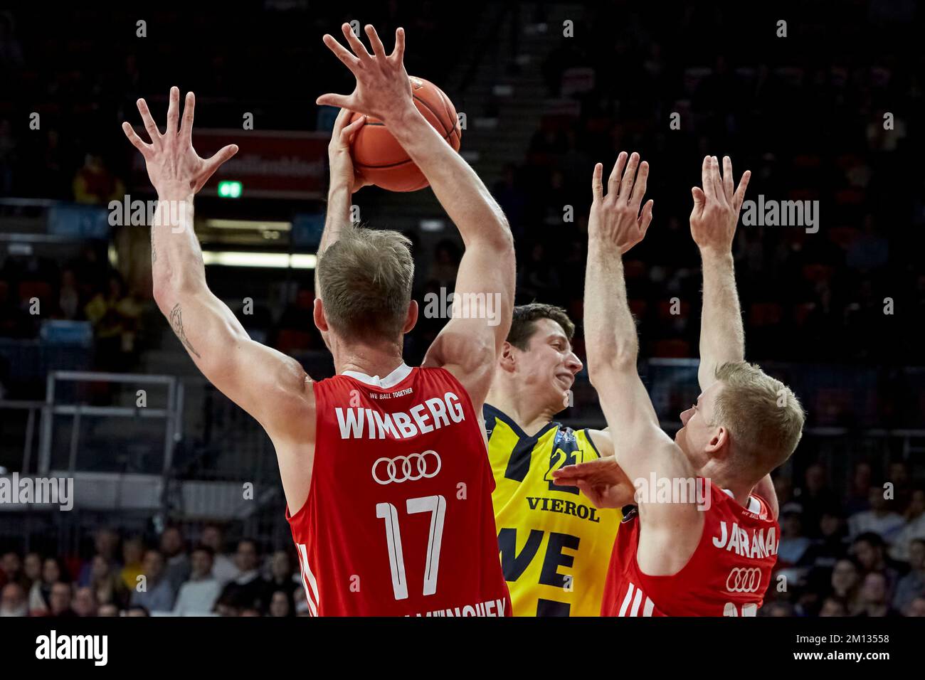 2022/23 DBB BBL FC Bayern München vs EWE Baskets Oldenburg. LEISSNER