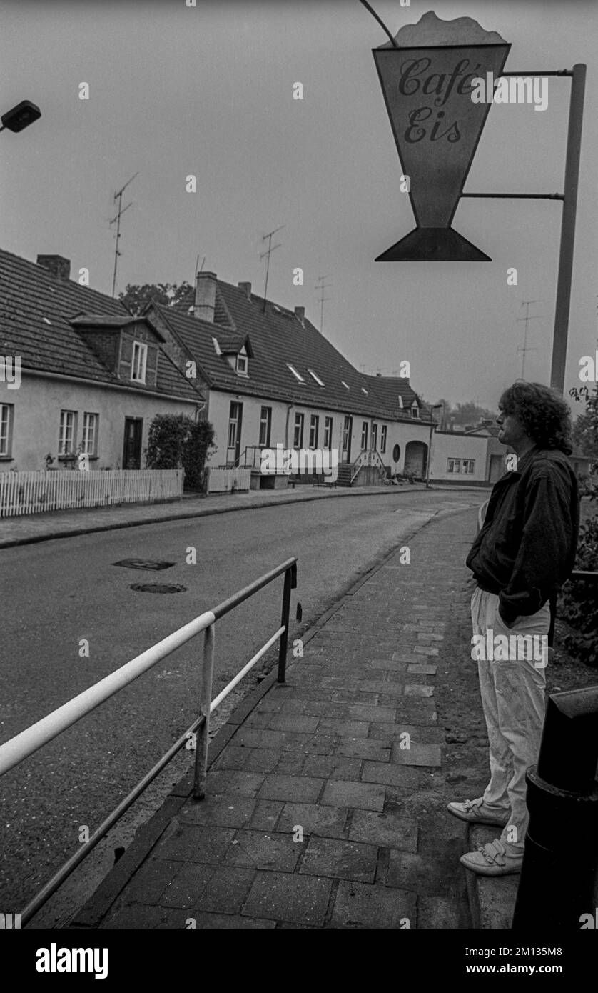 Village Parlor Black And White Stock Photos Images Alamy berlin-capital-of-germany-at-night