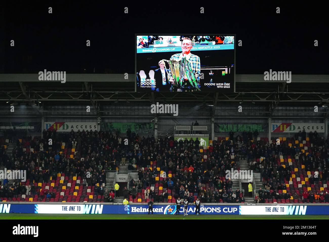 London Irish and Montpellier players during a minute silence for former Scotland rugby union player Doddie Weir before the Heineken Champions Cup match at the Gtech Community Stadium, London. Picture date: Friday December 9, 2022. Stock Photo