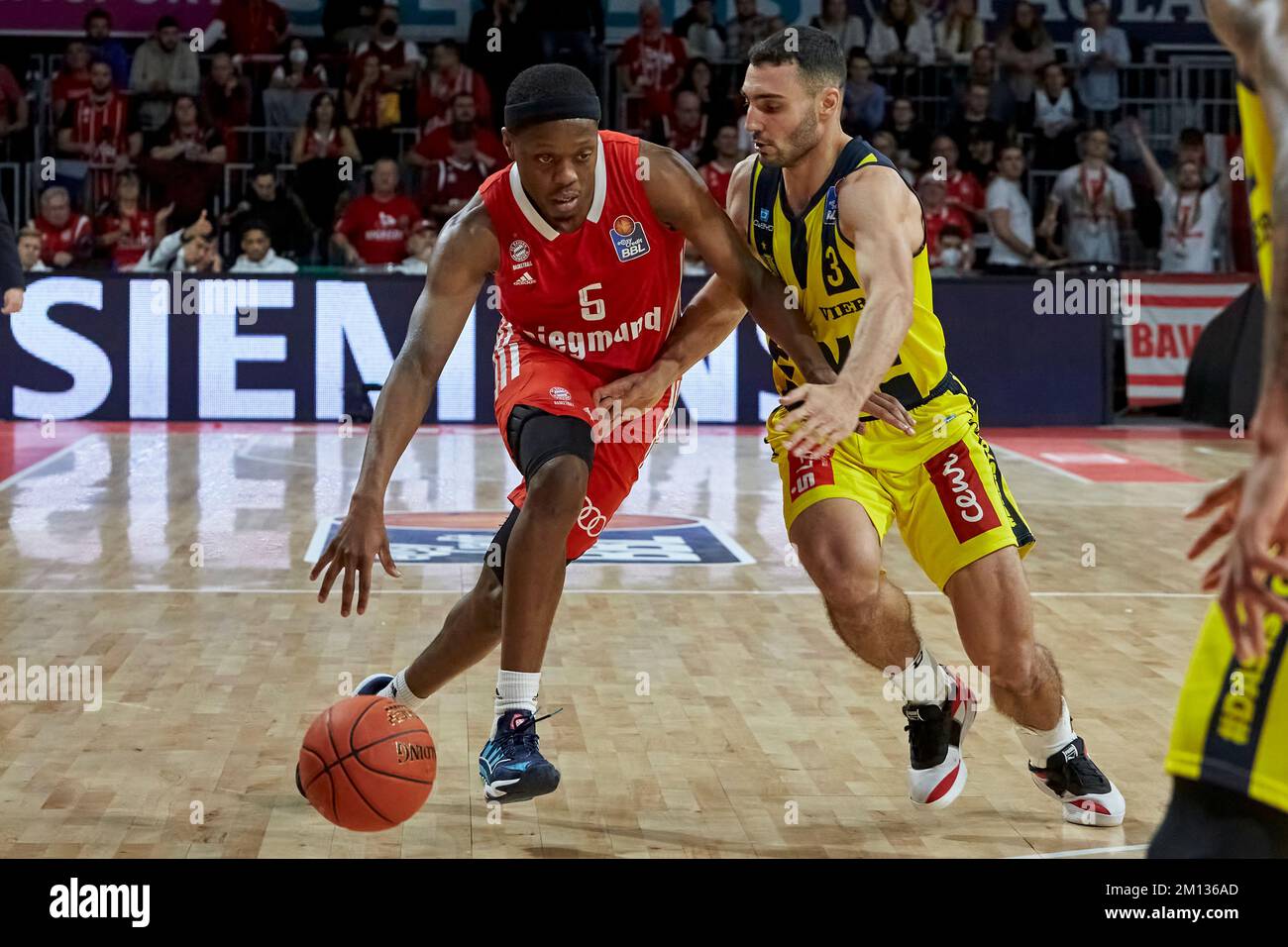 2022/23 DBB BBL FC Bayern München vs EWE Baskets Oldenburg. WINSTON
