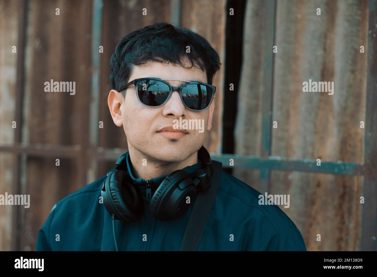 Black male sunglasses hi-res stock photography and images - Alamy