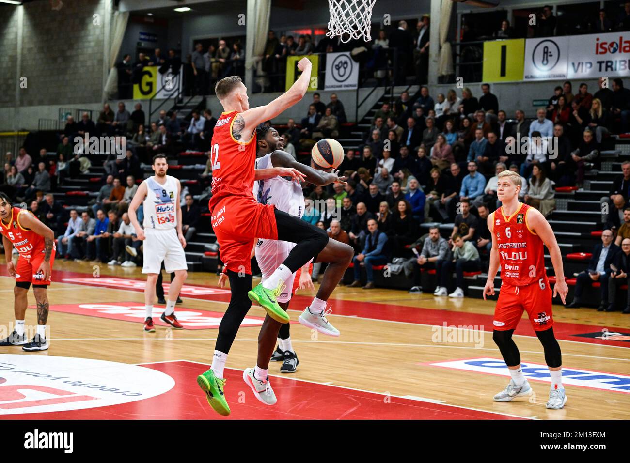 Oostende's Vrenz Bleijenbergh and Limburg's Myles Cale pictured in action  during the basketball match between Limburg United and BC Oostende, first  leg of the 1/4 final of the Belgian Basketball Cup, Friday