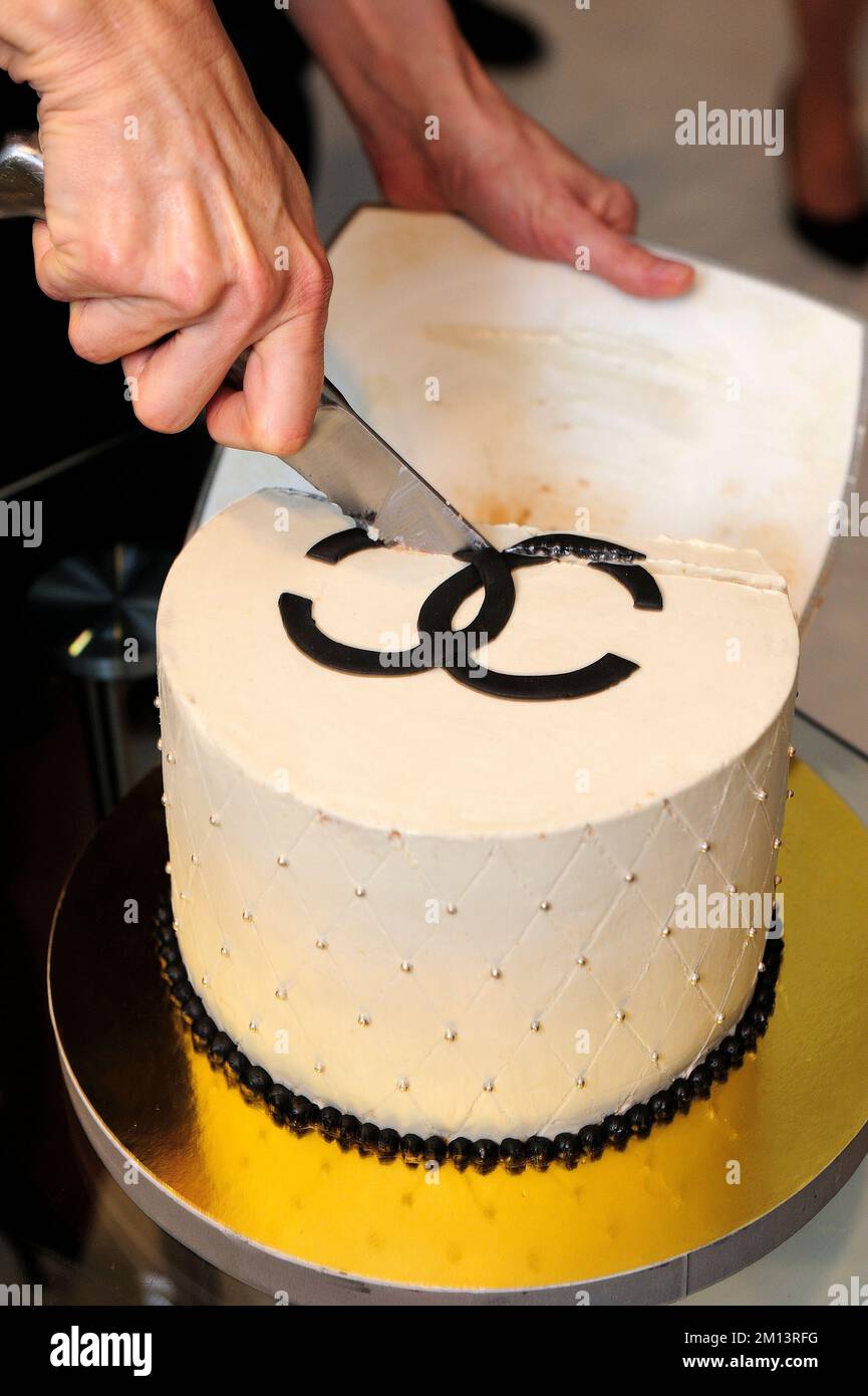 Coco Chanel Pearl Cakes