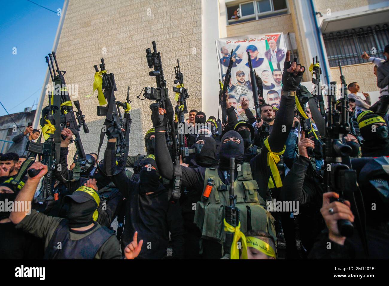 Nablus, Palestine. 09th Dec, 2022. Palestinian gunmen from the Balata ...