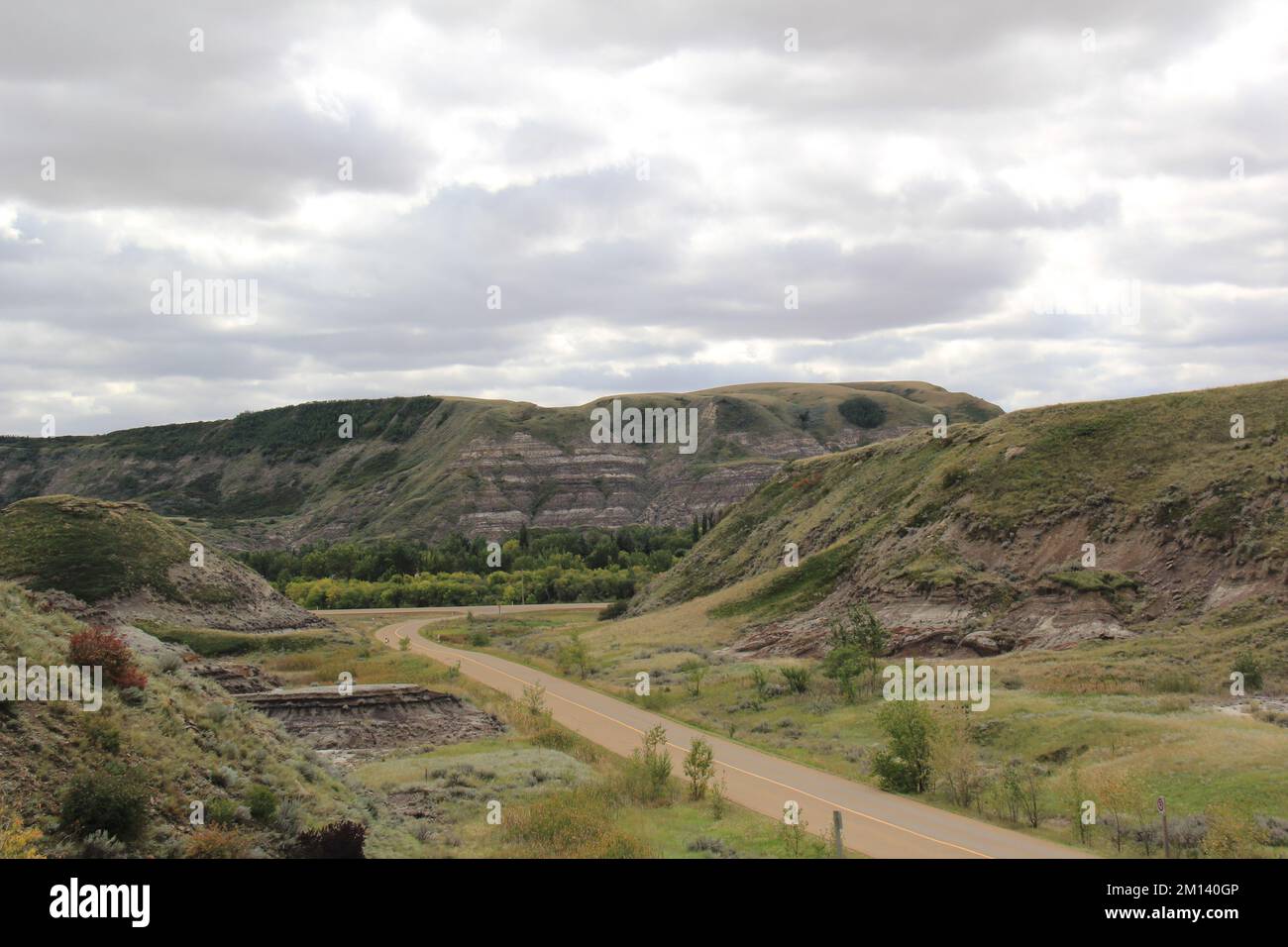 road to drumheller museum Stock Photo Alamy