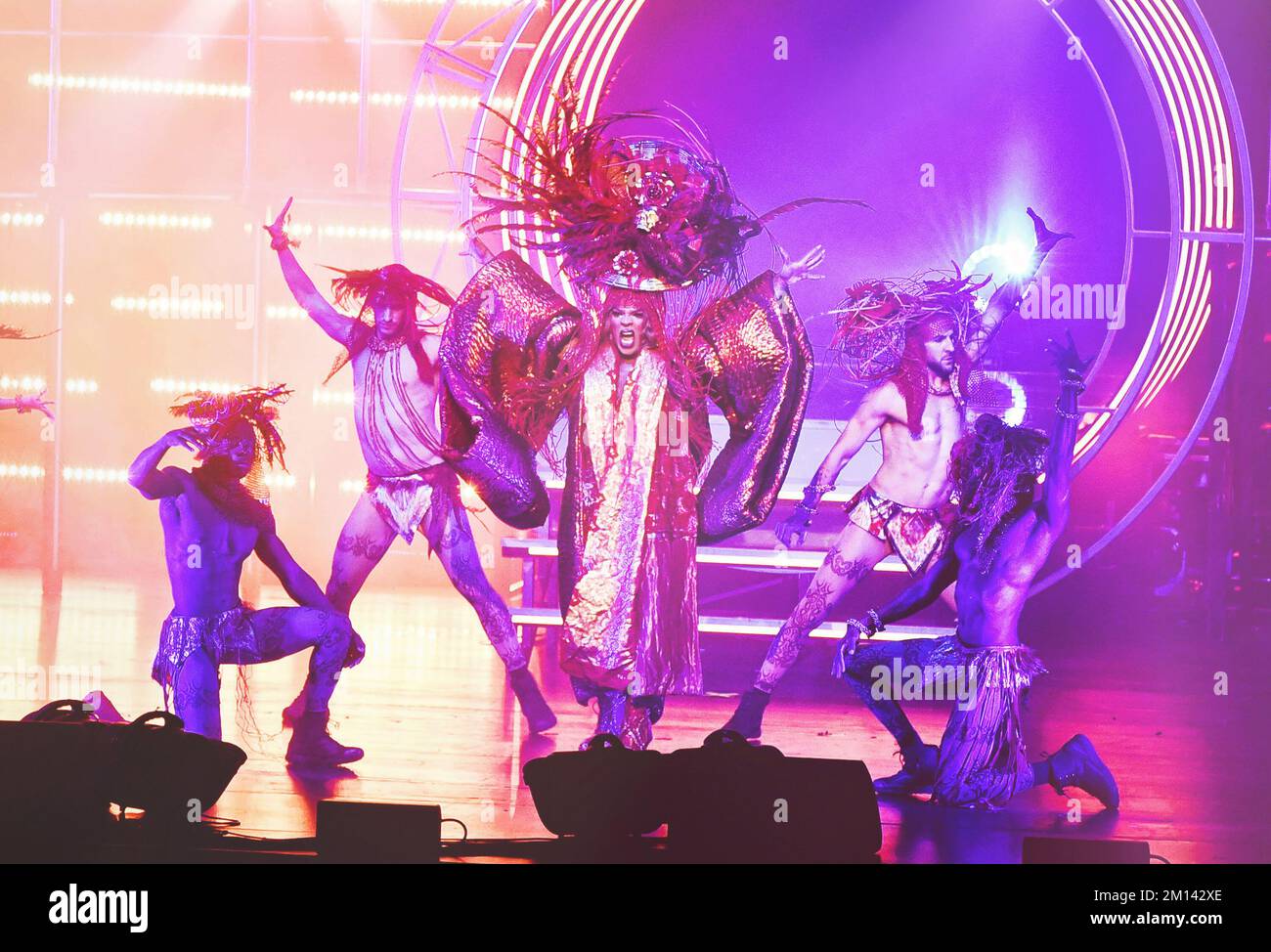 World tour 2022 hi-res stock photography and images - Alamy