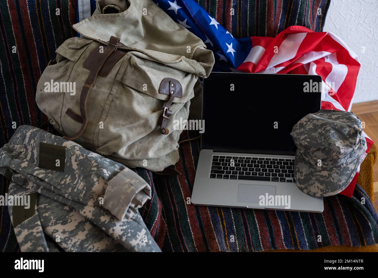 Female military usa benefits hi-res stock photography and images - Alamy