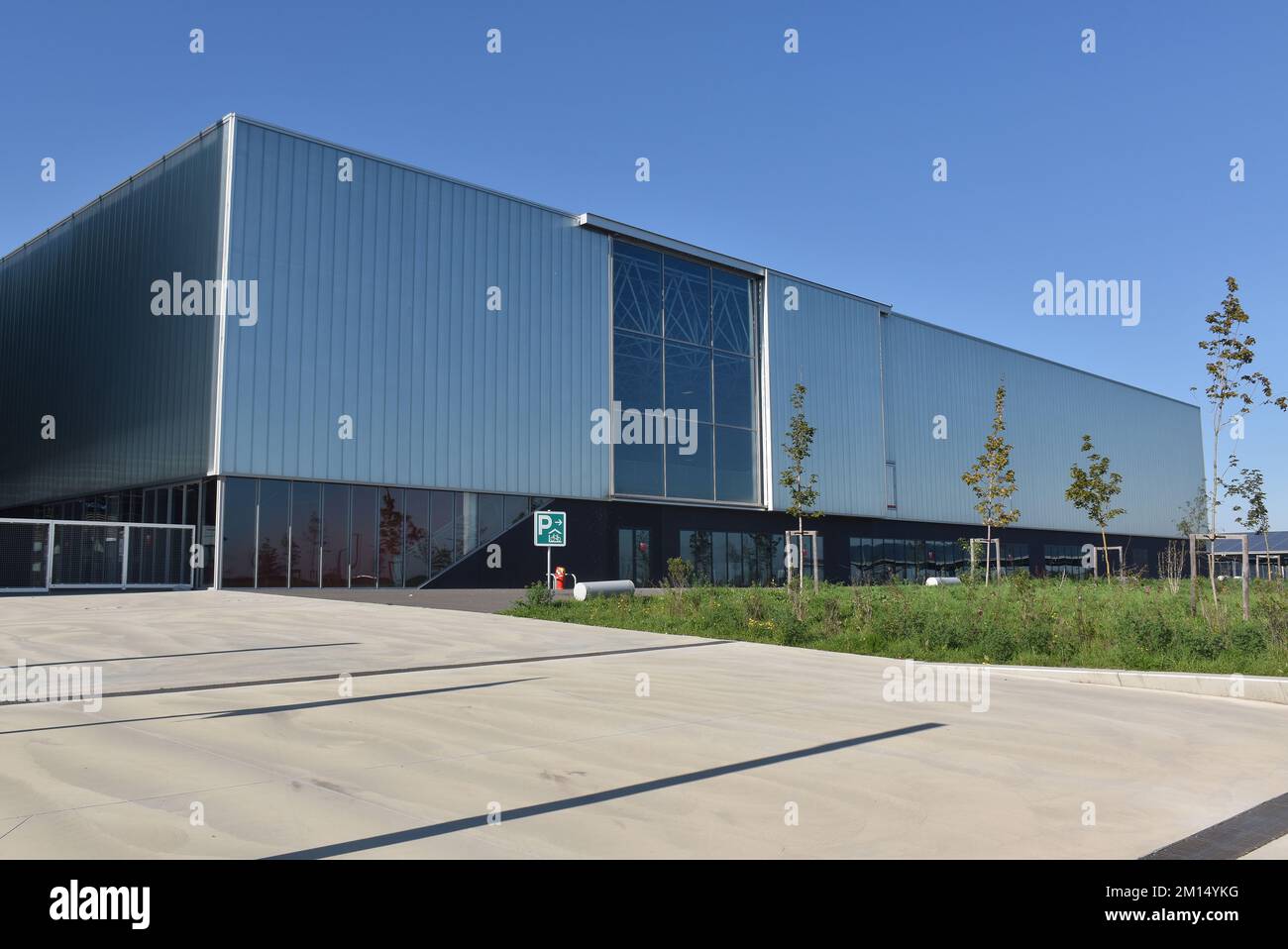 MEETT exhibition Centre, 40000 thousand square metre main hall of the Parc des Expositions & Centre des Expositions, OMA architects,Toulouse, France Stock Photo