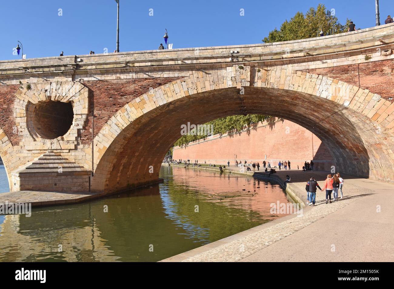 The seven-arched Pont Neuf spanning the river Garonne, Toulouse, France, built 1542-1632; masonry with brick infill panels, a Renaissance masterpiece Stock Photo
