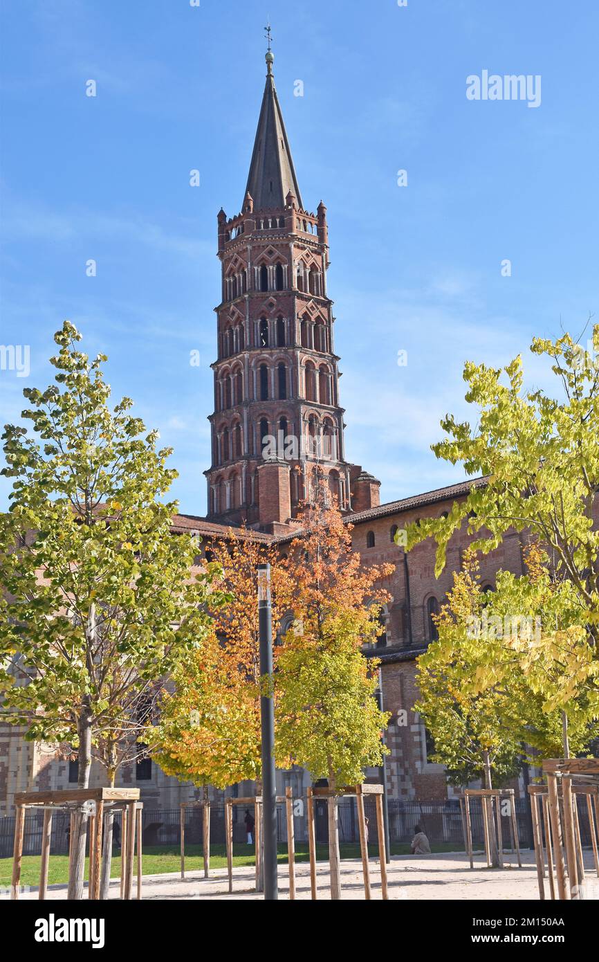 The Basilica church of St Sernin, Toulouse,  the largest Romanesque building in Europe, of red brick, la ville rose, built c1180-1220, Tower from NW Stock Photo