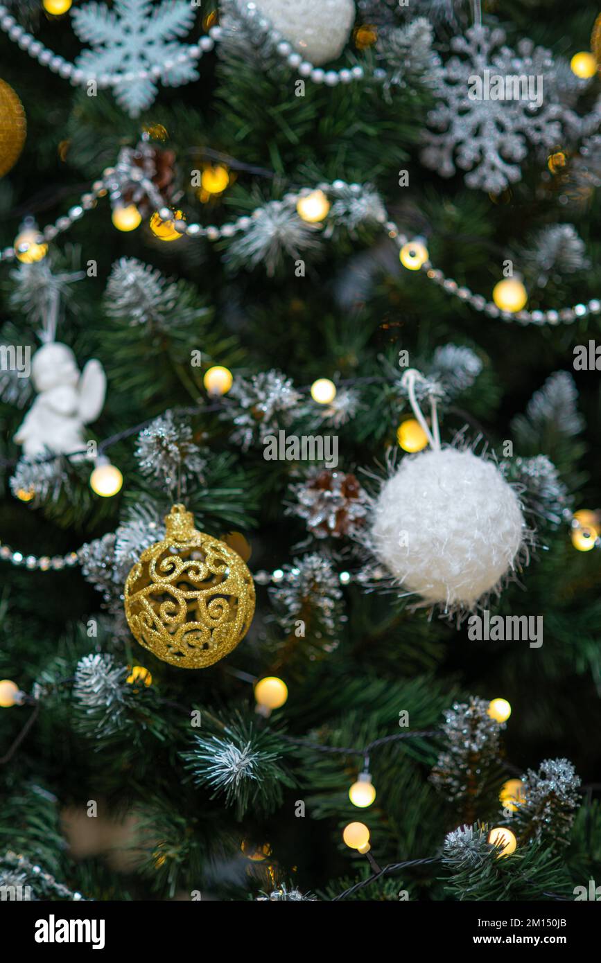 Christmas tree beads hi-res stock photography and images - Page 16