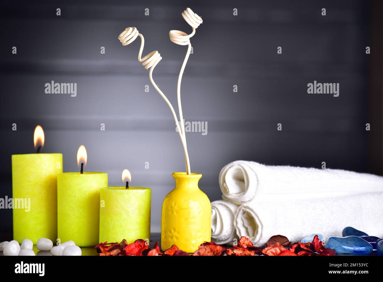 Yellow diffuser hi-res stock photography and images - Alamy