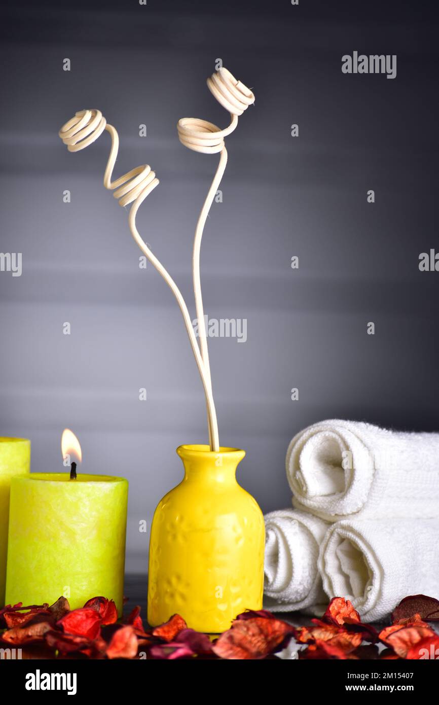 Yellow diffuser hi-res stock photography and images - Alamy