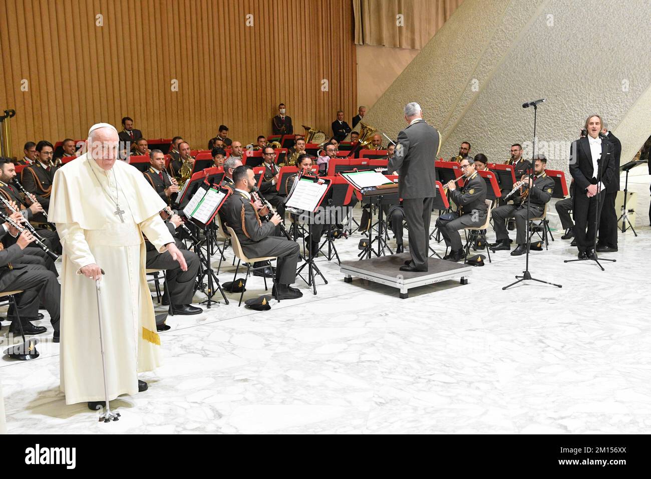 Rome, Italy. 10th Dec, 2022. ITALY-VATICAN-REL DECEMBER 10, 2022 This morning Pope Francis received in private audience members of the Department and National Fire Department along with their families.ITALIA-VATICANO-REL 10 DICEMBRE 2022 Questa mattina papa Francesco ha ricevuto in udienza privata gli appartenenti al Dipartimento e al Corpo Nazionale dei Vigili del fuoco insieme ai loro familiari. Photograph by Vatican Mediia/Catholic Press Photo RESTRICTED TO EDITORIAL USE - NO MARKETING - NO ADVERTISING CAMPAIGNS. Credit: Independent Photo Agency/Alamy Live News Stock Photo