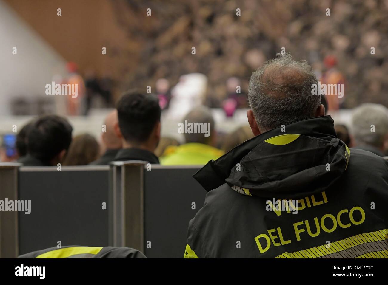 Rome, Italy. 10th Dec, 2022. ITALY-VATICAN-REL DECEMBER 10, 2022 This morning Pope Francis received in private audience members of the Department and National Fire Department along with their families.ITALIA-VATICANO-REL 10 DICEMBRE 2022 Questa mattina papa Francesco ha ricevuto in udienza privata gli appartenenti al Dipartimento e al Corpo Nazionale dei Vigili del fuoco insieme ai loro familiari. Photograph by Vatican Mediia/Catholic Press Photo RESTRICTED TO EDITORIAL USE - NO MARKETING - NO ADVERTISING CAMPAIGNS. Credit: Independent Photo Agency/Alamy Live News Stock Photo