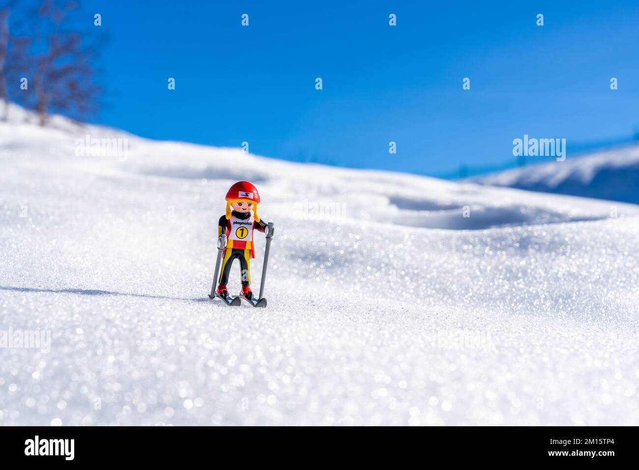 Miniature Skier Action White Background Copy Stockfoto 2079812806