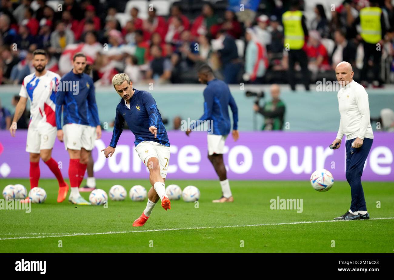 France's Antoine Griezmann during the warm up before the FIFA World Cup Quarter-Final match at the Al Bayt Stadium in Al Khor, Qatar. Picture date: Saturday December 10, 2022. Stock Photo