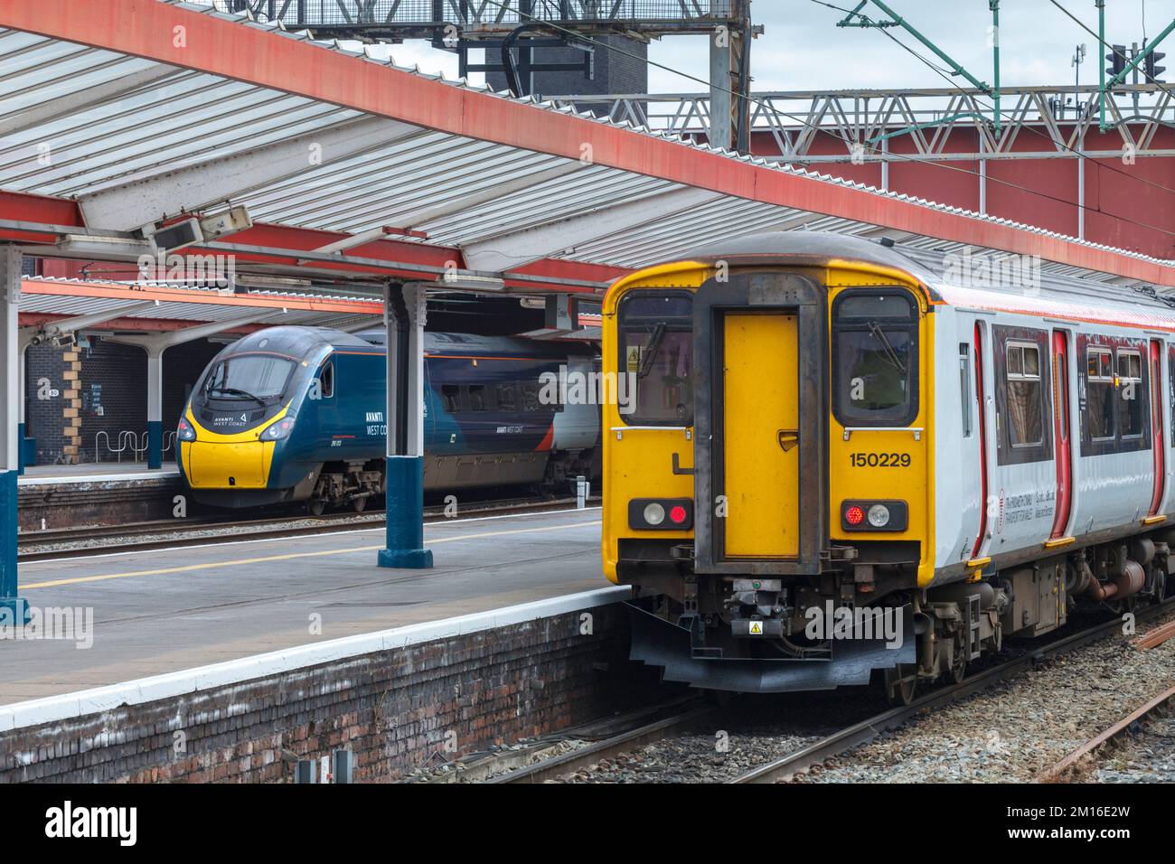 Avanti west coast pendolino train at Crewe railway station with a ...