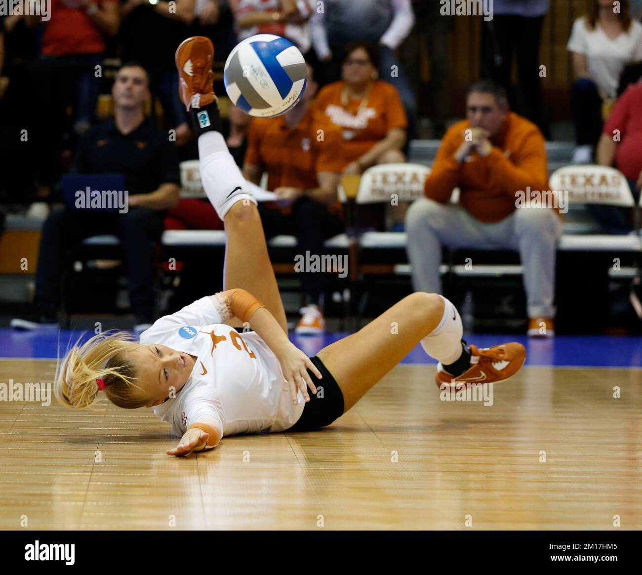 December 10, 2022 Texas libero EMMA HALTER (2) dives but misses the ball during the NCAA Womens Volleyball Tournament regional final between Texas and Ohio State on Dec