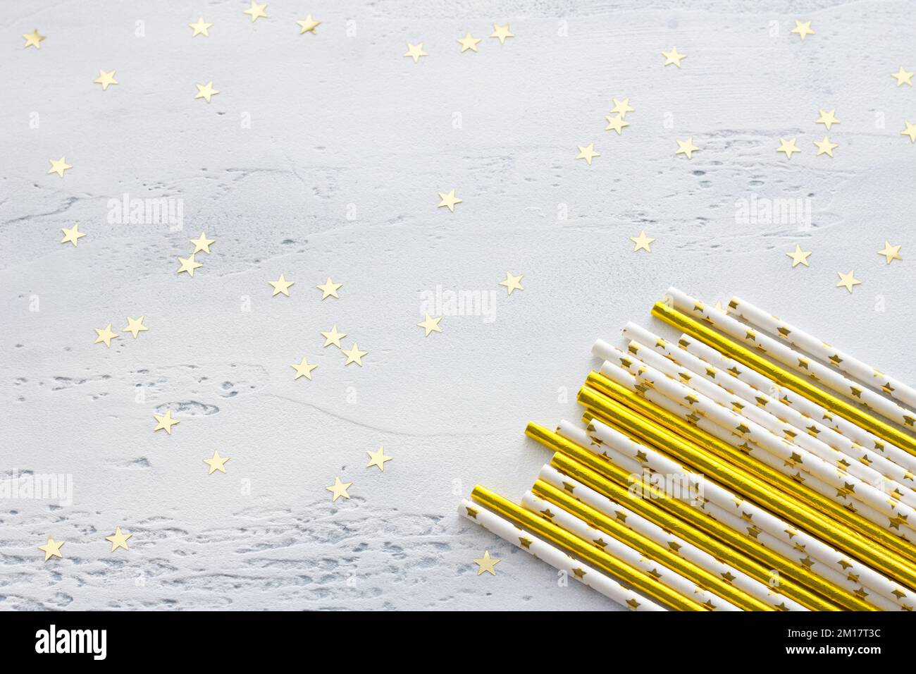 With edible gold stars hi-res stock photography and images - Alamy