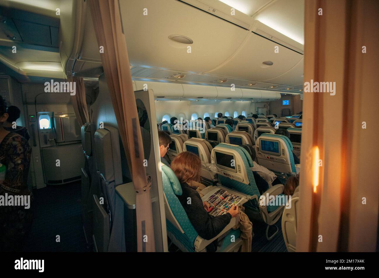 Singapore to malaysia flight hi-res stock photography and images - Alamy