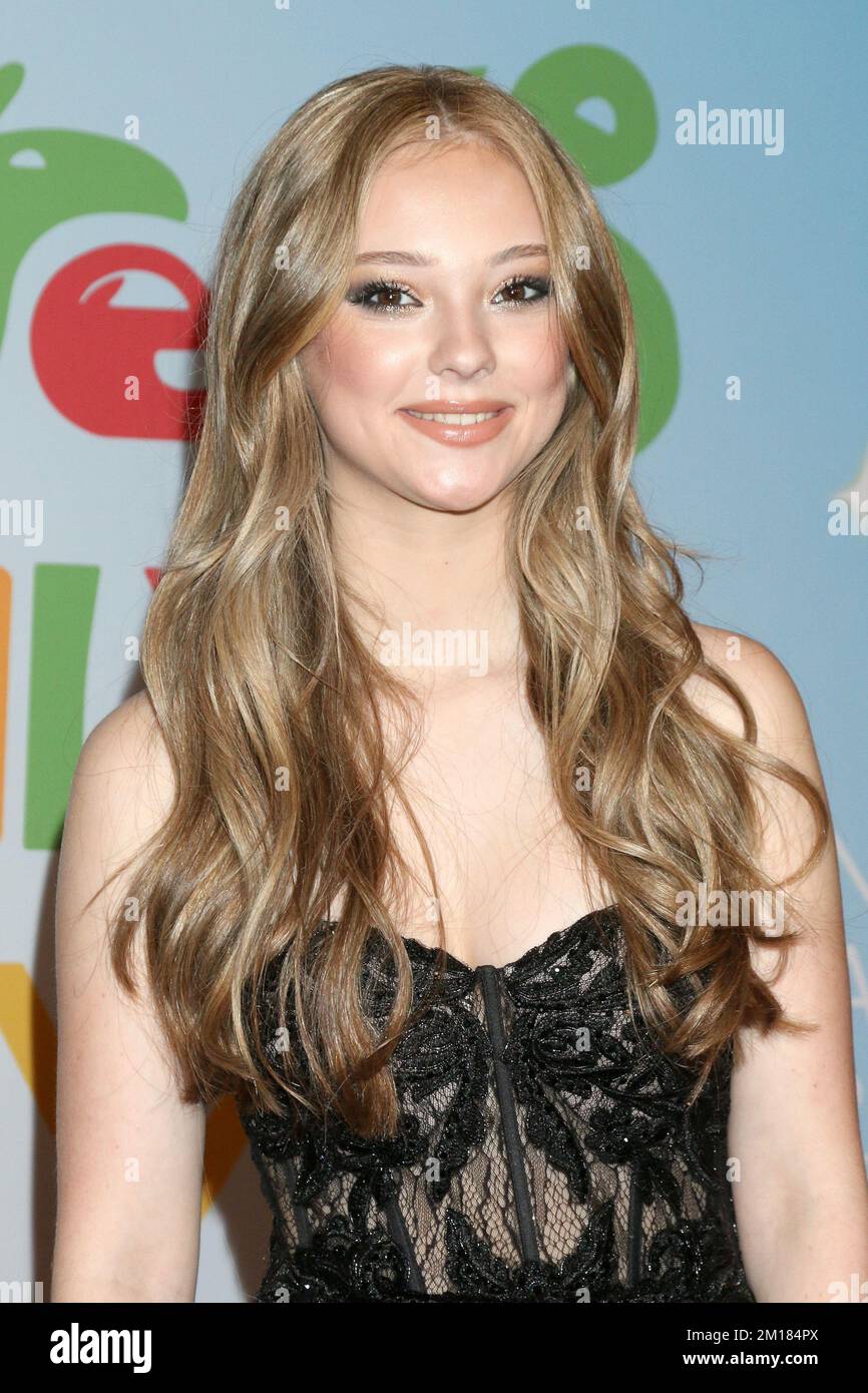 LOS ANGELES - DEC 10: Sophie Grace at the 2022 Childrens and Family