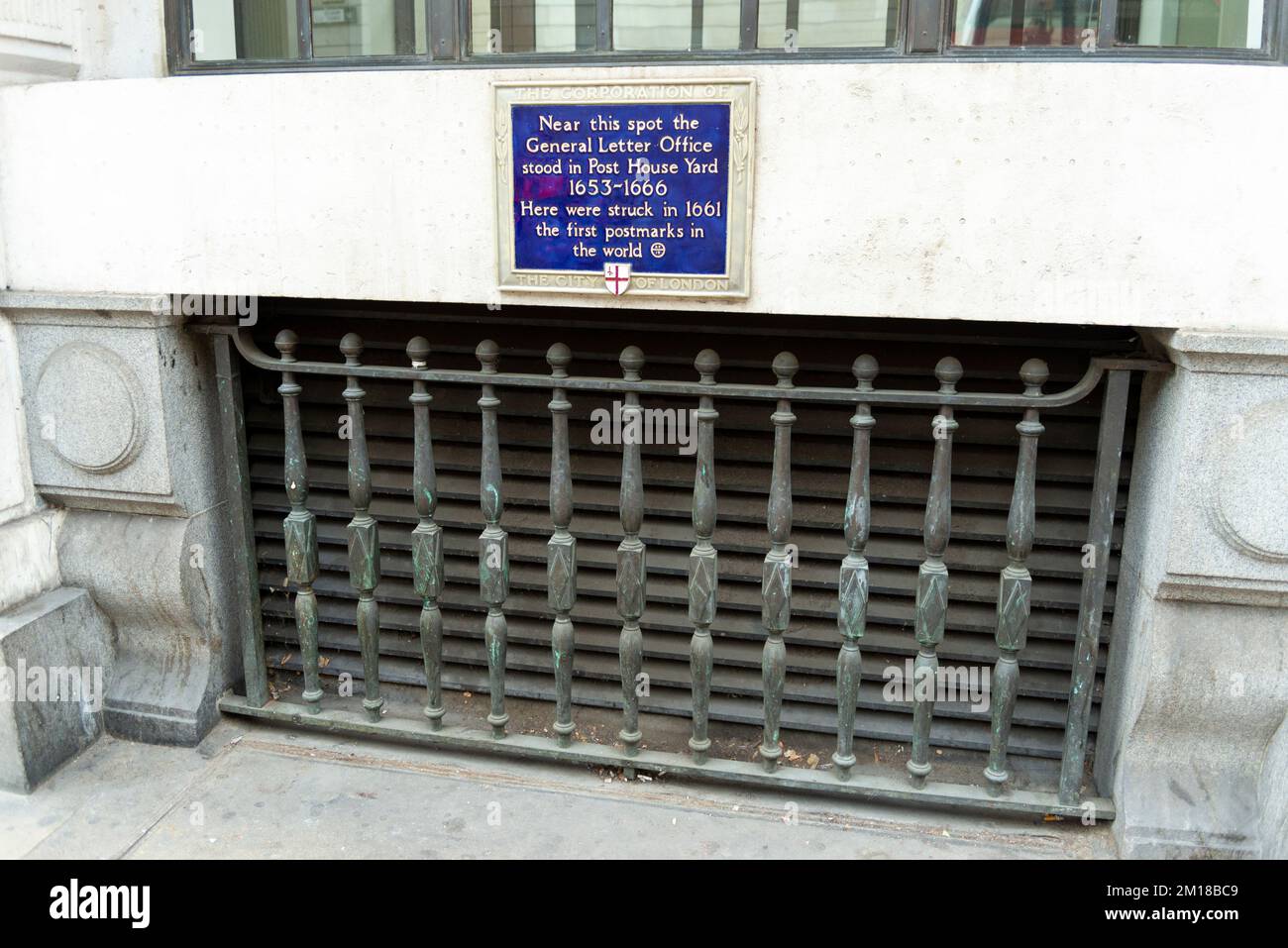 Site of first postmark in the world plaque. Near this spot the General Letter Office stood in Post House Yard 1653-1666, in the City of London, UK. Stock Photo