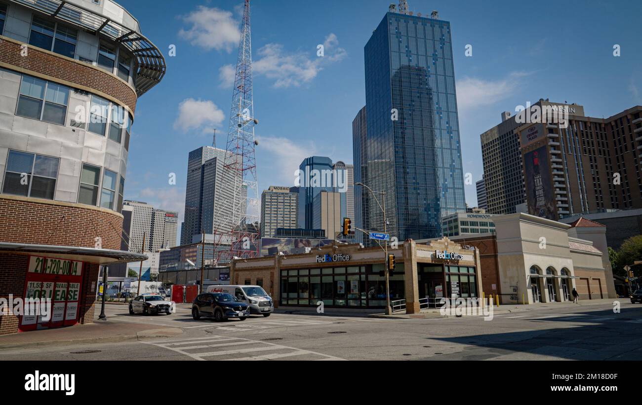 Dallas skyline 2022 hi-res stock photography and images - Alamy