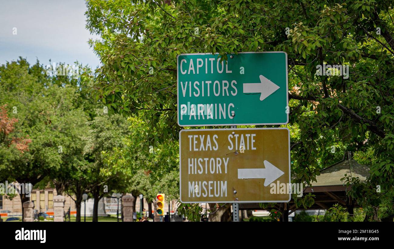 Direction sign state capitol parking hi-res stock photography and ...