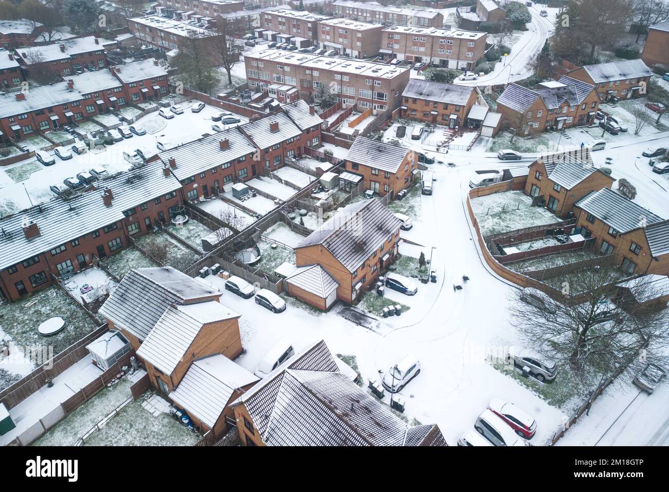 Aston, Birmingham, 11th December 2022. Freezing temperatures of -1 hit Birmingham overninght and into mid morning on Sunday with a light blanket of snow affecting side roads. Credit: Sam Holiday/Alamy Live News Stock Photo