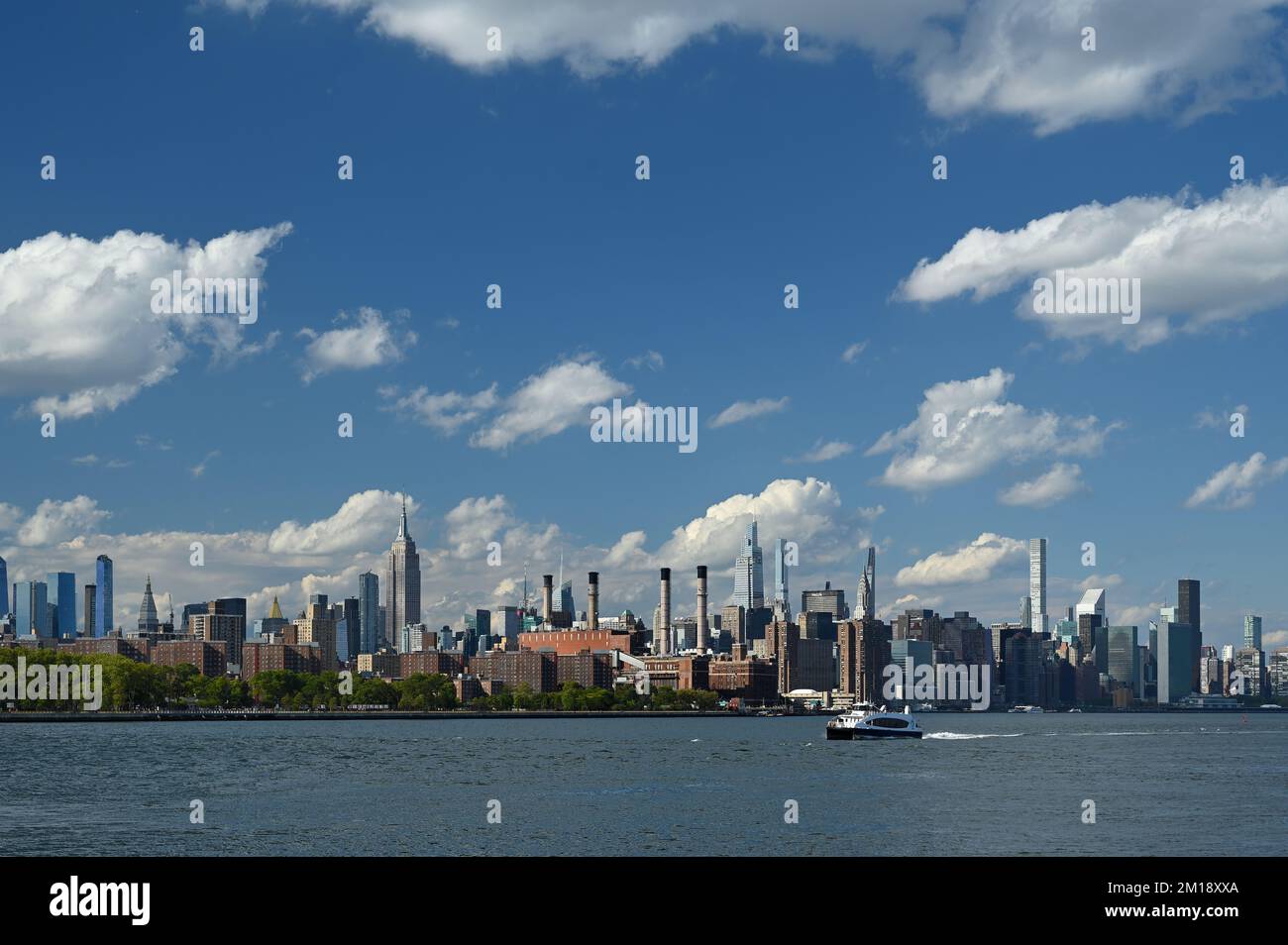 Manhattan Skyline And The East River From Williamsburg Brooklyn New 