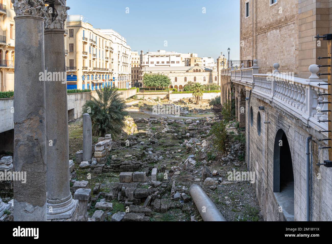 Roman Ruins In Downtown Beirut Lebanon Stock Photo Alamy roman-ruins-in-downtown-beirut-lebanon-stock-photo-alamy