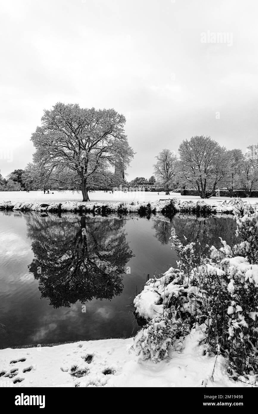 Scenes In Cirencester During Recent Snowfall.A Former Roman Town And Historic Wool Trade Town Stock Photo