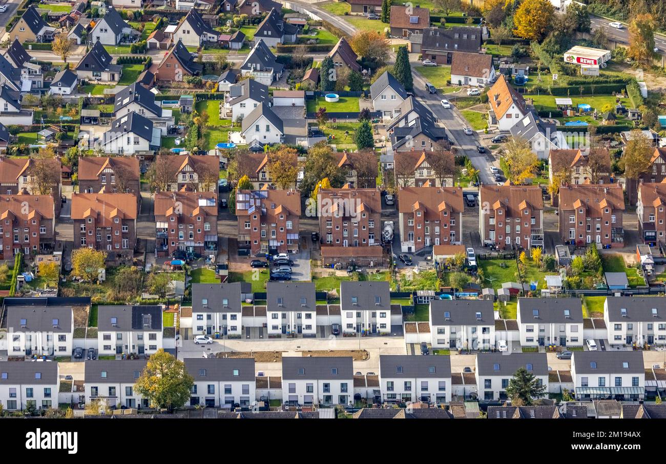 Aerial view, housing estates from three different eras: colliery housing estate, single-family houses and terraced housing estate, Phönixstraße and Ge Stock Photo