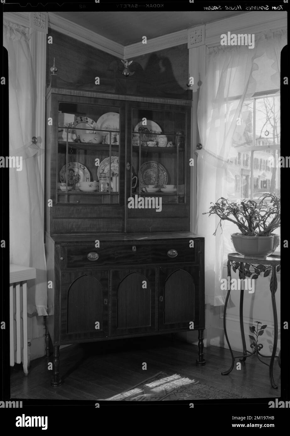 Thomas Sanders House, Corner cupboard, Salem, MA, interior , Cabinets Case furniture. Samuel Chamberlain Photograph Negatives Collection Stock Photo