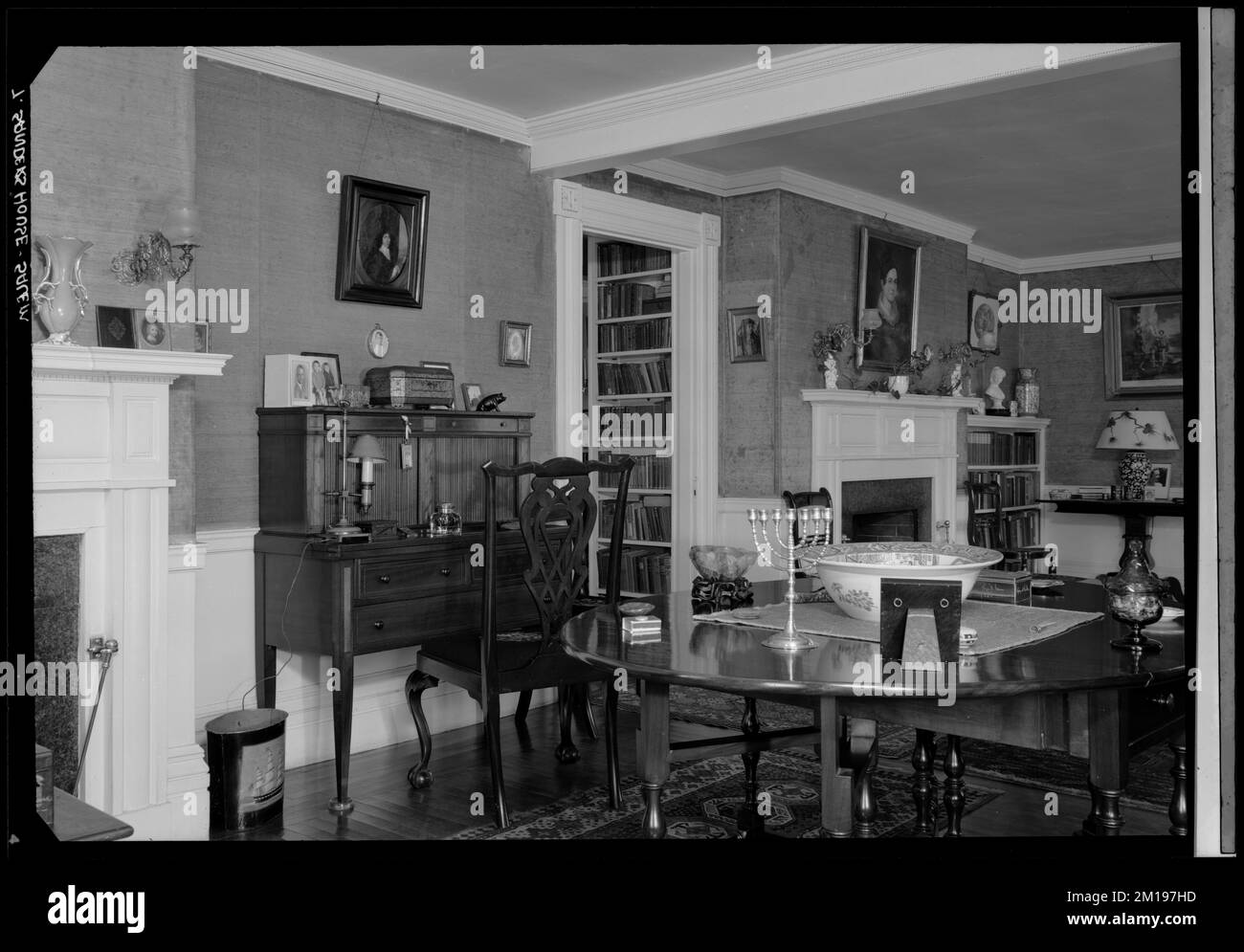 Thomas Sanders House, Salem, MA, interior , Rooms & spaces. Samuel Chamberlain Photograph Negatives Collection Stock Photo