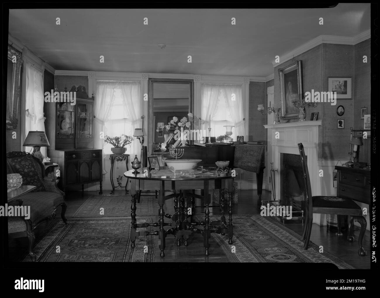 Thomas Sanders House, Salem, MA, interior , Rooms & spaces. Samuel Chamberlain Photograph Negatives Collection Stock Photo