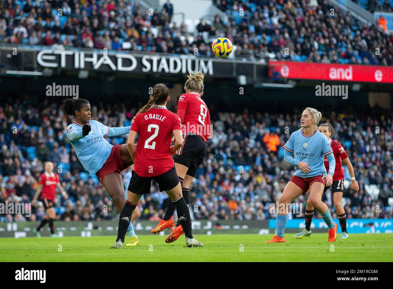 Martha Thomas #9 of Manchester United headers the ball clear during the The FA Women's Super League match Manchester City Women vs Manchester United Women at Etihad Stadium, Manchester, United Kingdom, 11th December 2022  (Photo by Phil Bryan/News Images) Stock Photo