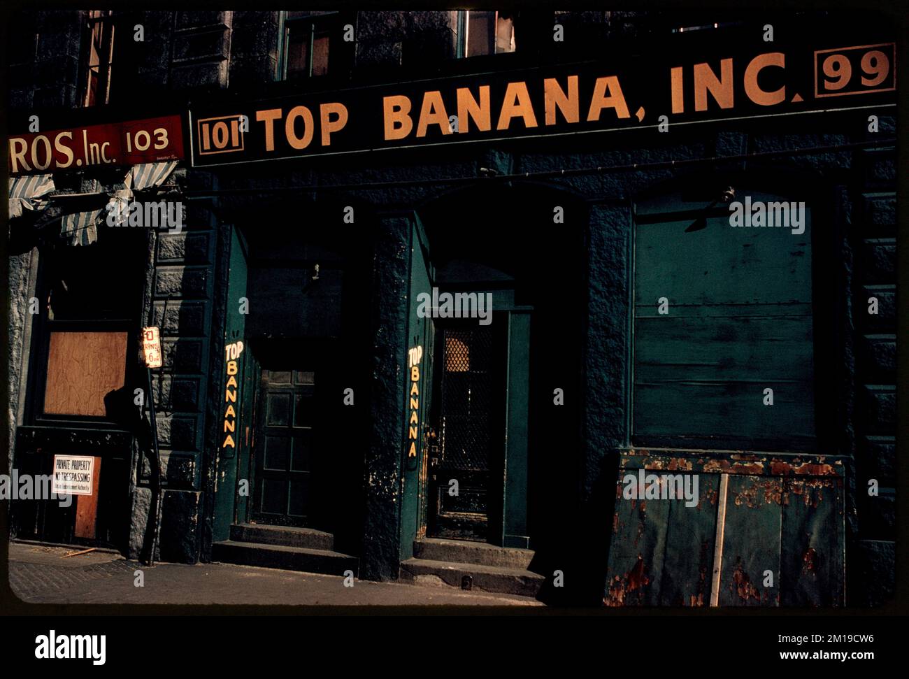 Top Banana, Inc. storefront, Commercial Street, Boston , Storefronts