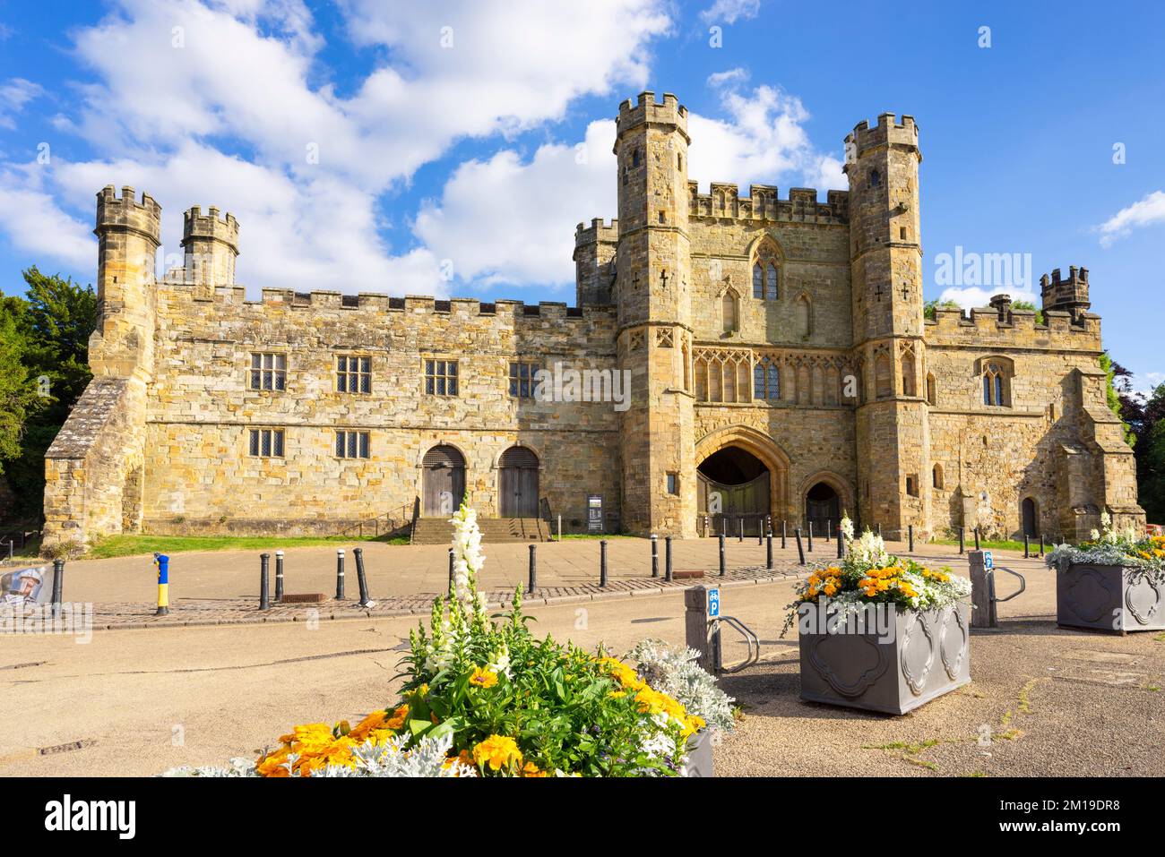 Battle East Sussex North face of Battle Abbey great gatehouse built 1338 and its adjacent precinct wall Battle Abbey East Sussex England UK GB Europe Stock Photo