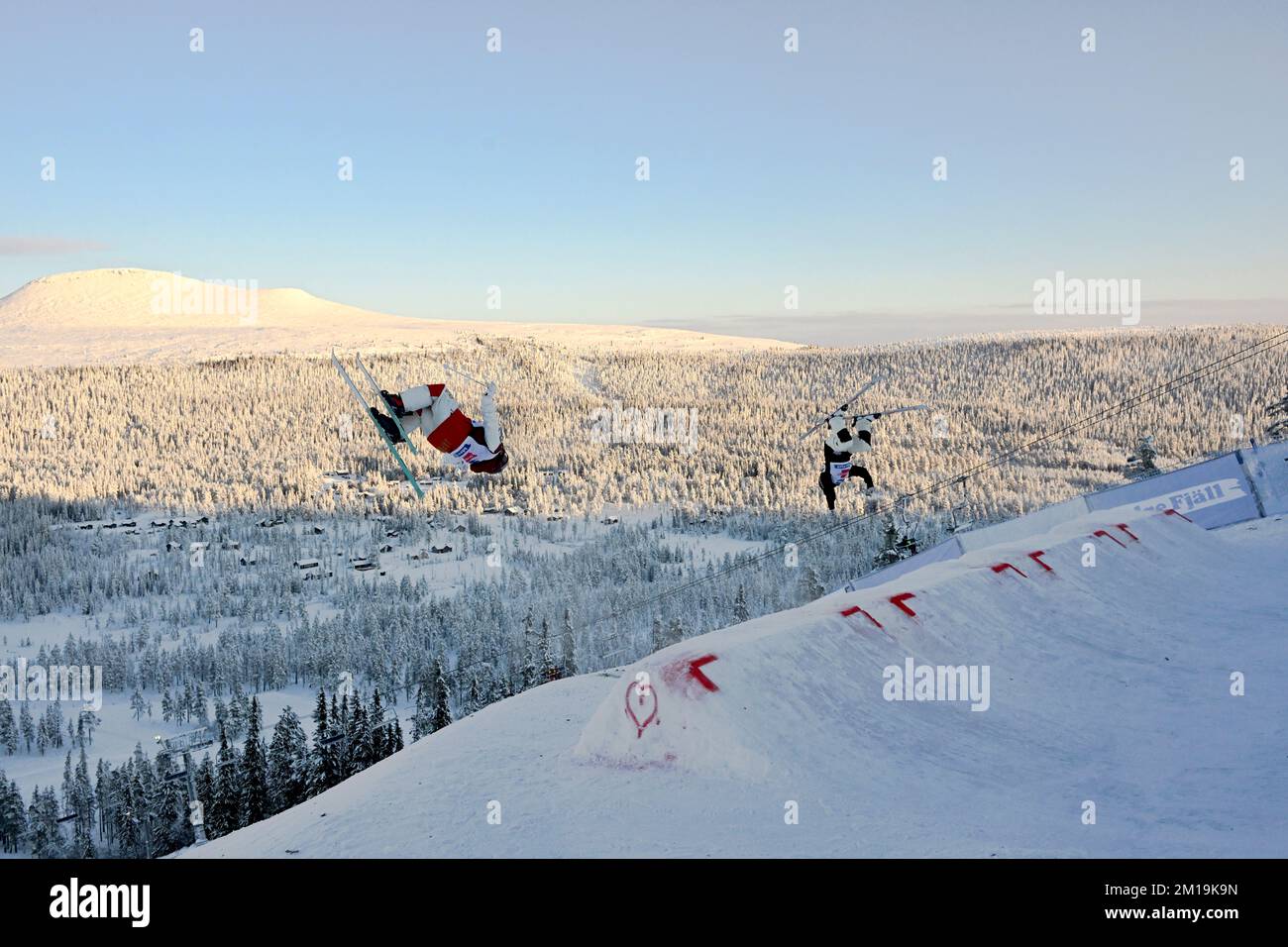 FIS Freestyle Ski World Cup 2022/23, dual moguls, in Idre fjall, Sweden, Sunday December 11 2022. Foto: Nisse Schmidt / TT / code 40421 Stock Photo