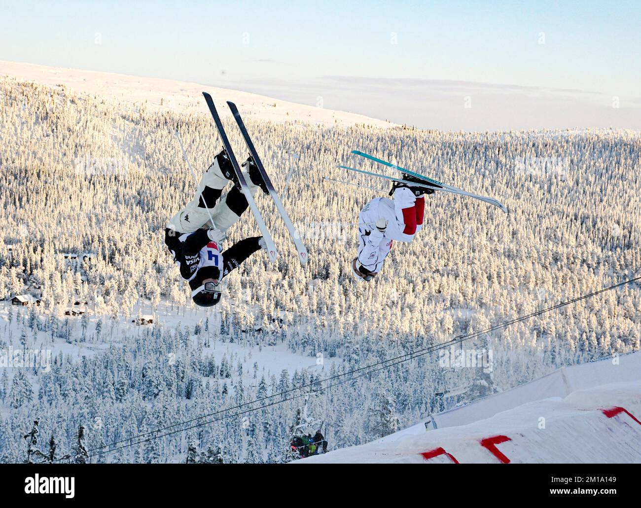 Olivia Giaccio, USA (left) and Avital Carroll (Austria) during the dual