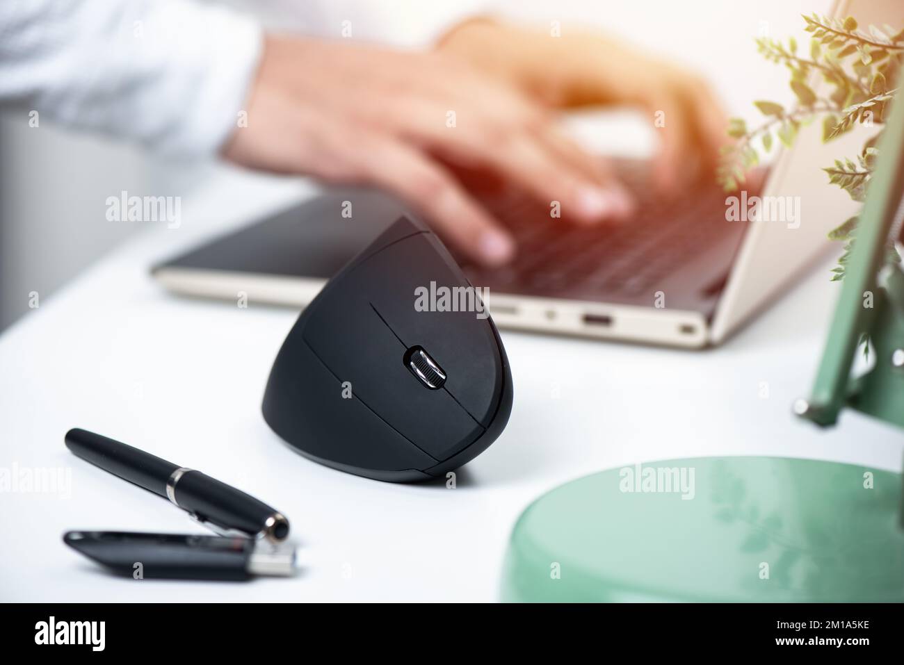 Optical computer mouse hi-res stock photography and images - Page