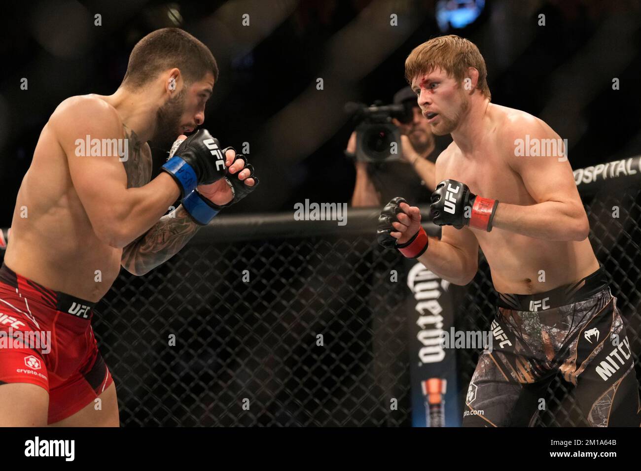 Bryce mitchell l and ilia topuria r hi-res stock photography and images -  Alamy