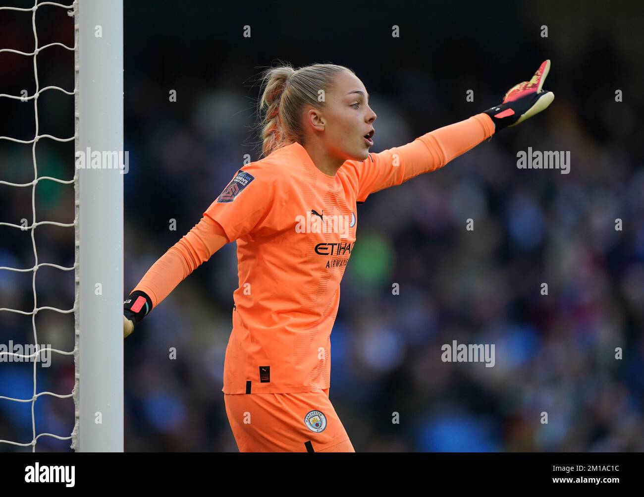 manchester-city-goalkeeper-ellie-roebuck-during-the-barclays-women-s