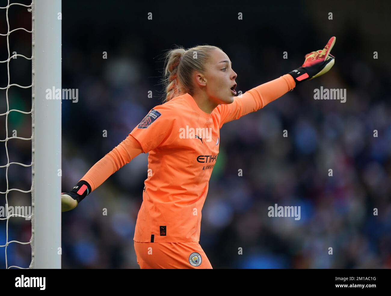 manchester-city-goalkeeper-ellie-roebuck-during-the-barclays-women-s